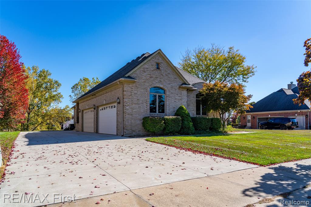 47368 Dove Court, Shelby Twp, MI 48315 — Photo 4