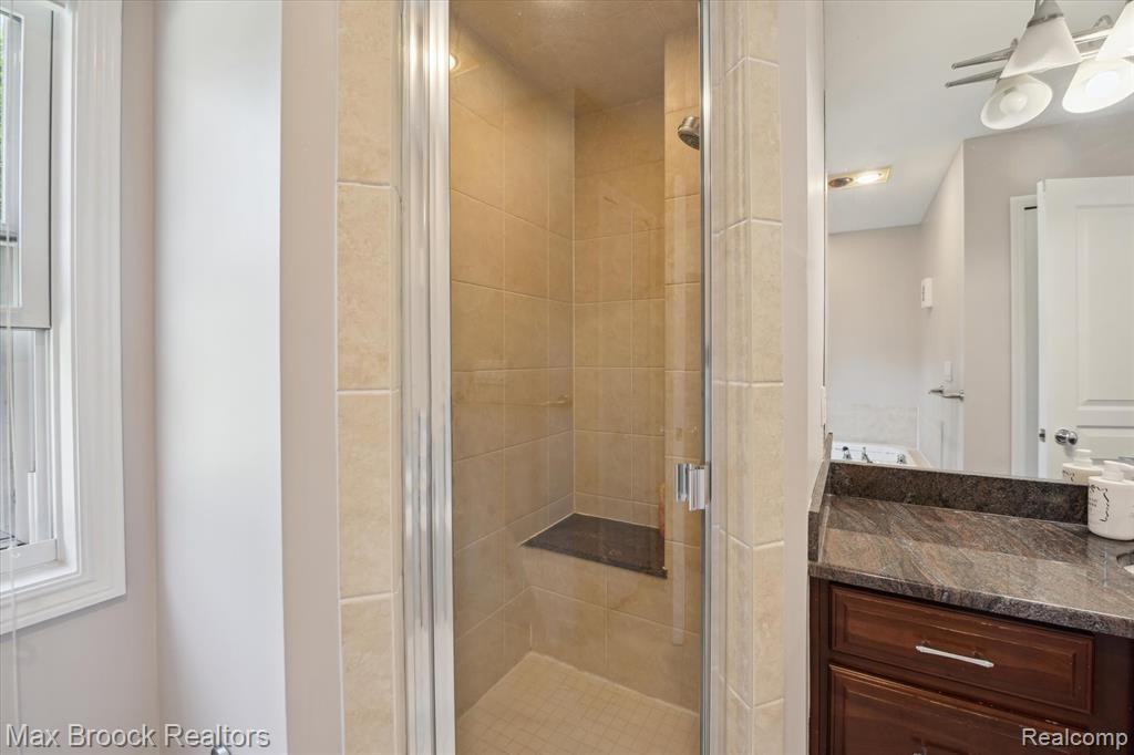 5745 Eastman Boulevard, West Bloomfield, MI 48323 — Photo 28
