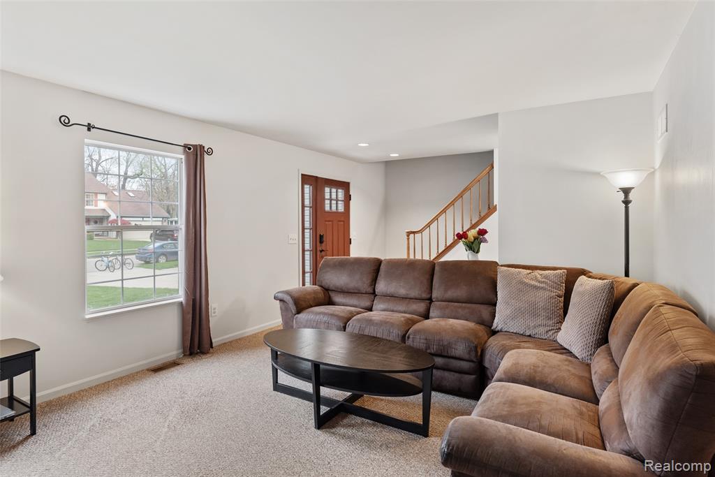 4325 Heatherstone Drive, Waterford, MI 48329 — Photo 7
