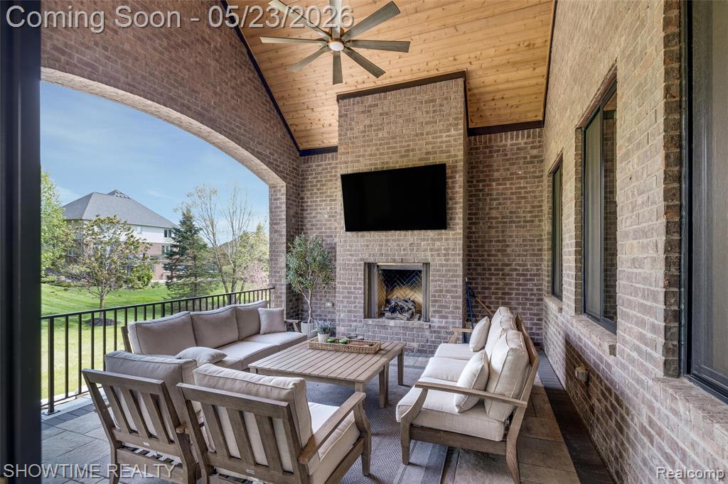 4805 Woodland Hills Drive, Rochester, MI 48306 — Photo 20
