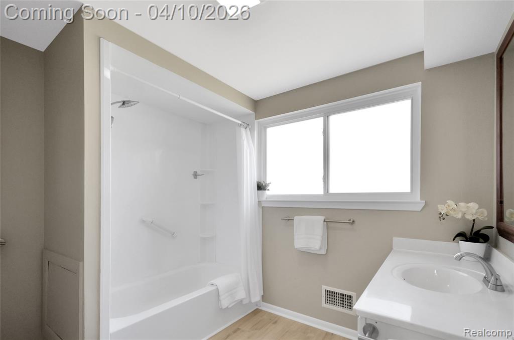 45064 Hecker Drive, Utica, MI 48317 — Photo 25
