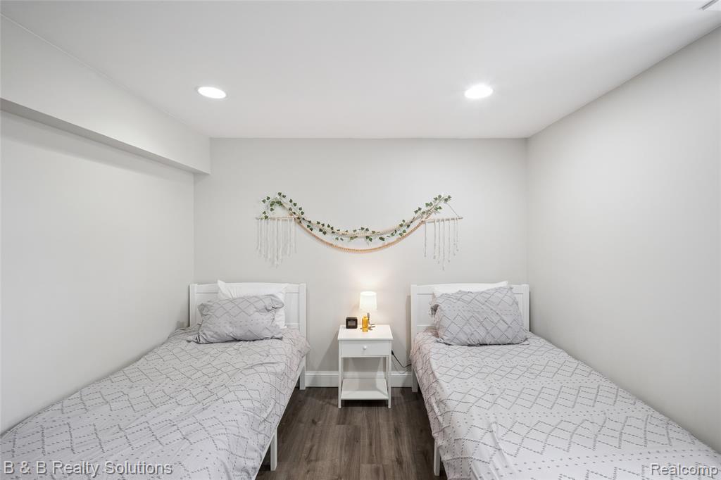 54675 Romeo Plank Road, Macomb, MI 48042 — Photo 36