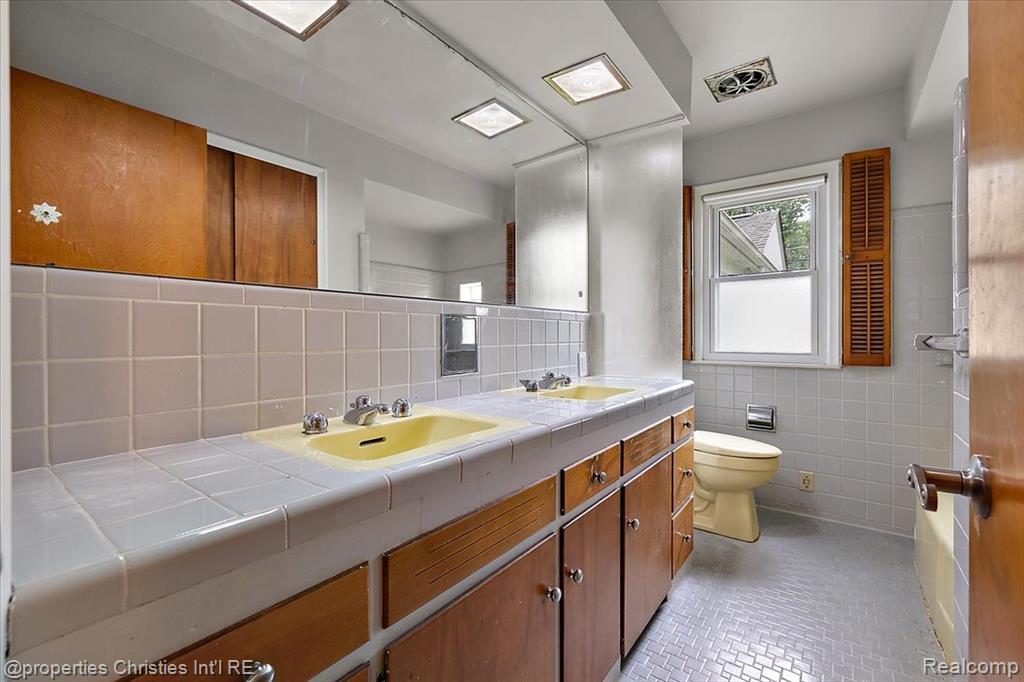 31711 Arlington Drive, Beverly Hills, MI 48025 — Photo 14
