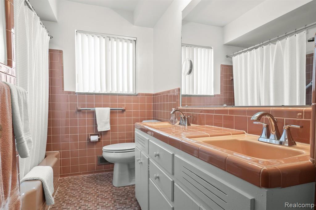 5889 ORCHARD BEND Road, Bloomfield Hills, MI 48301 — Photo 37