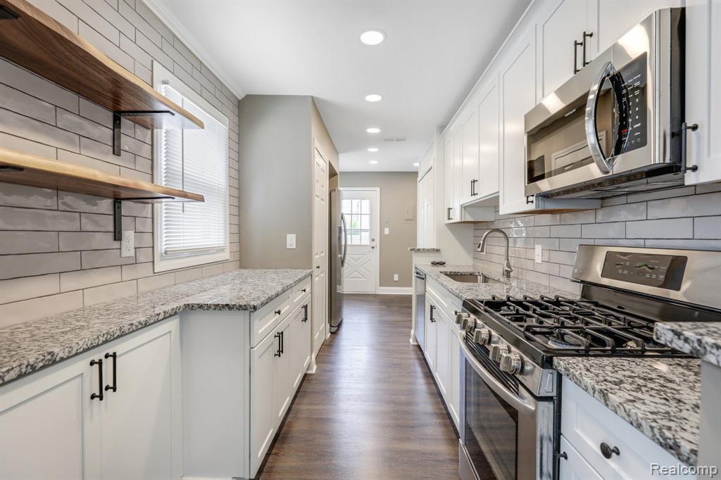 811 HUMPHREY Avenue, Birmingham, MI 48009 — Photo 3