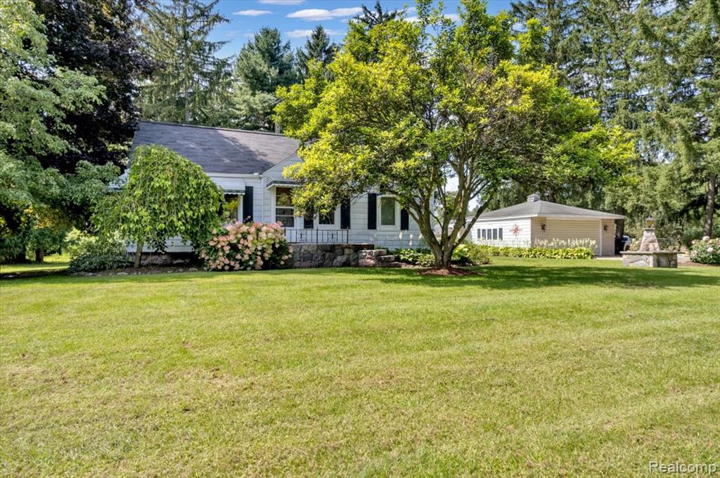 1381 Roods Lake Road, Lapeer, MI 48446 — Photo 24
