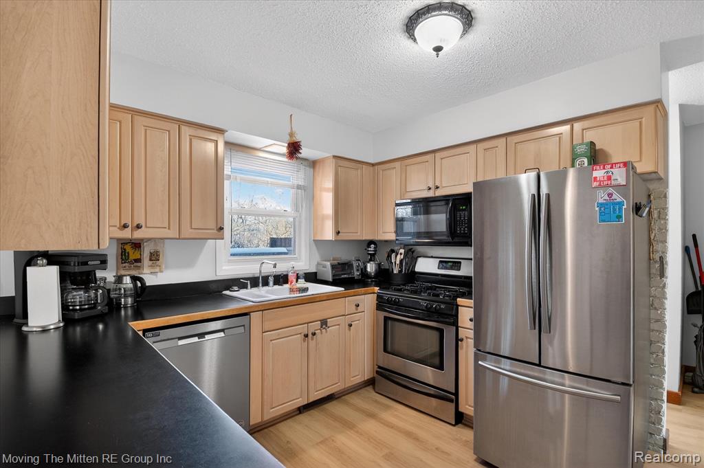 13153 Lake Point Boulevard, Belleville, MI 48111 — Photo 11