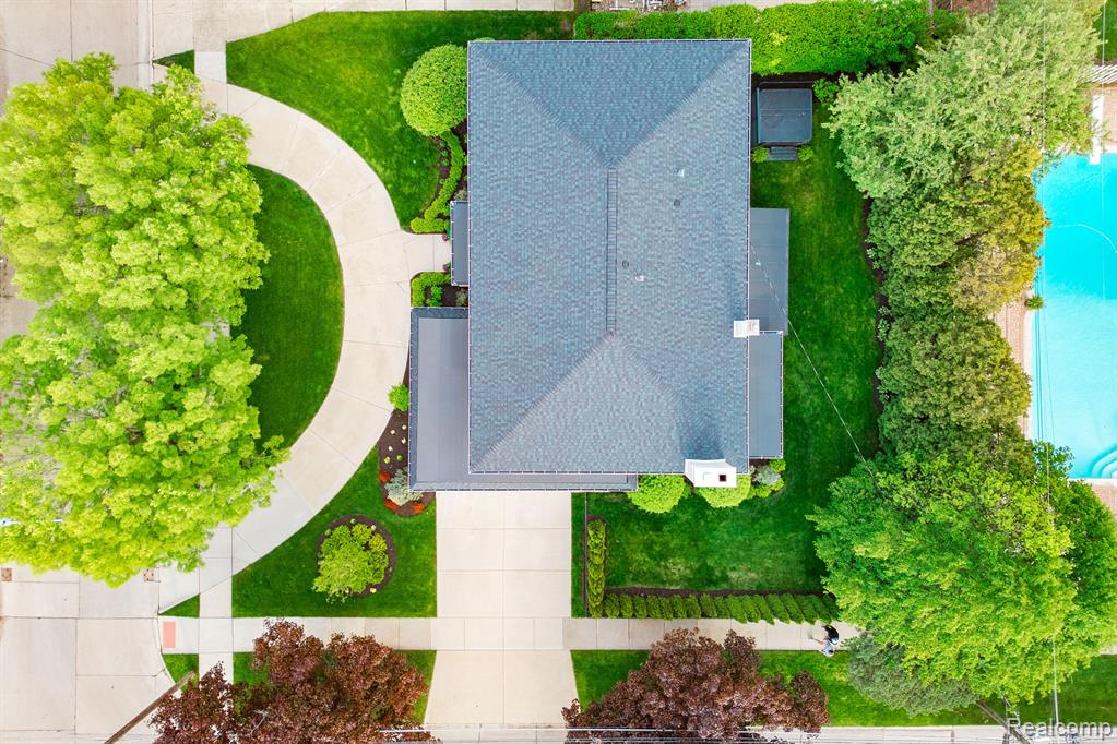 655 CANTERBURY Road, Grosse Pointe Woods, MI 48236 — Photo 51