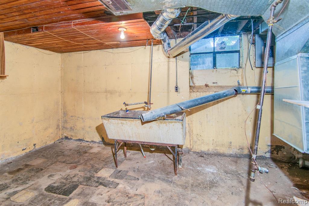 13118 FRANKFORT Street, Detroit, MI 48213 — Photo 17