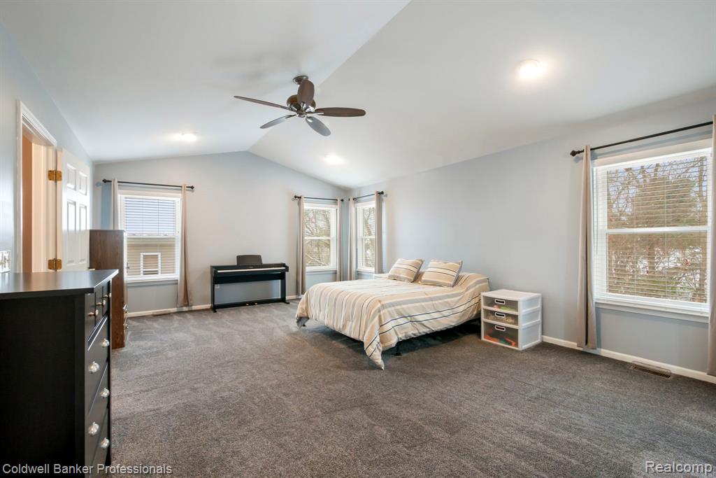 8525 Barrington Drive, Ypsilanti, MI 48198 — Photo 28