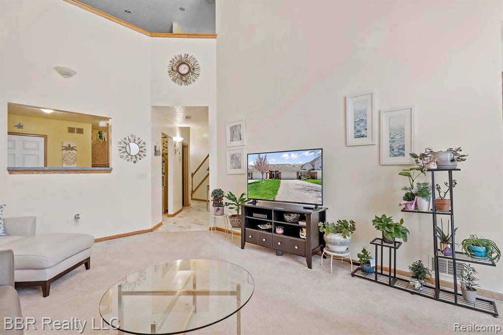 5485 GREENWAY Drive, Trenton, MI, 48183