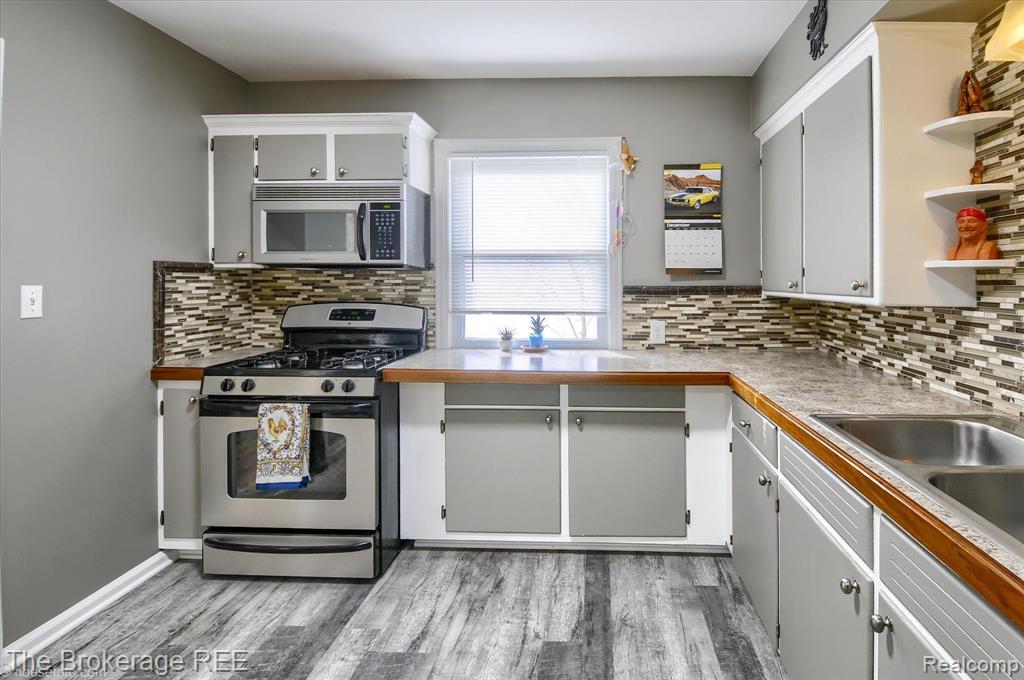 4052 COOK Road, Swartz Creek, MI 48473 — Photo 16
