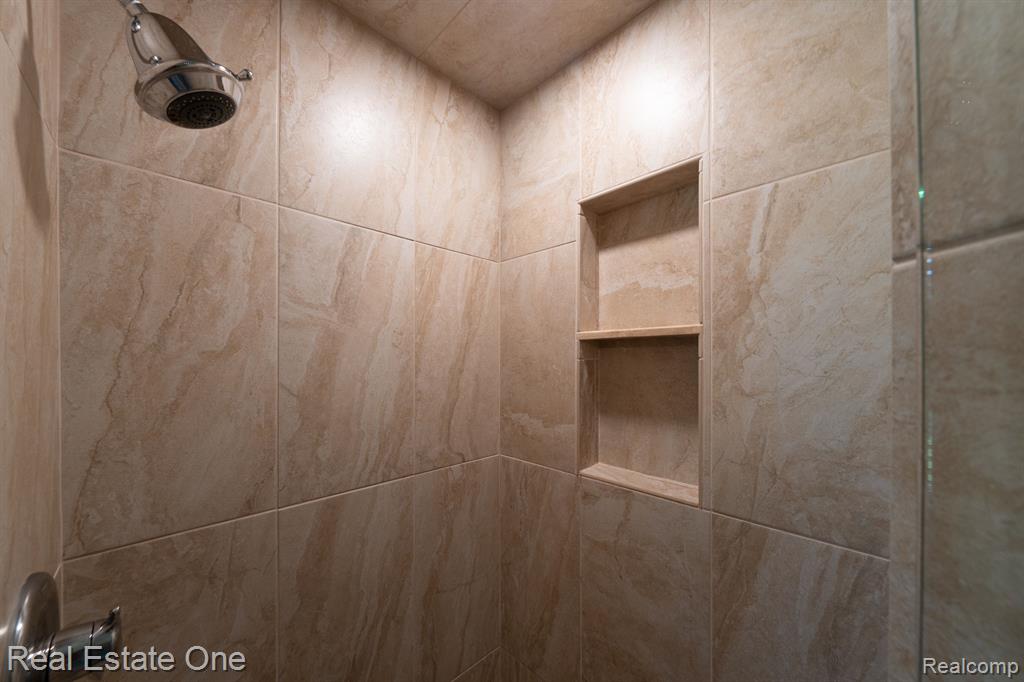563 MILLSTONE Drive, Rochester Hills, MI 48309 — Photo 20