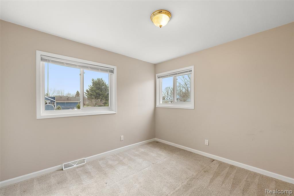 3105 Hickory Ridge Drive, Ortonville, MI 48462 — Photo 33