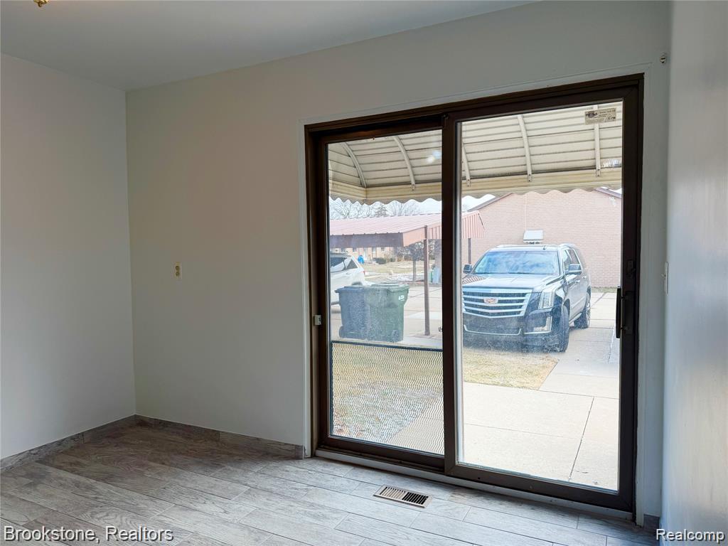 8401 18 Mile Road, Sterling Heights, MI 48313 — Photo 10