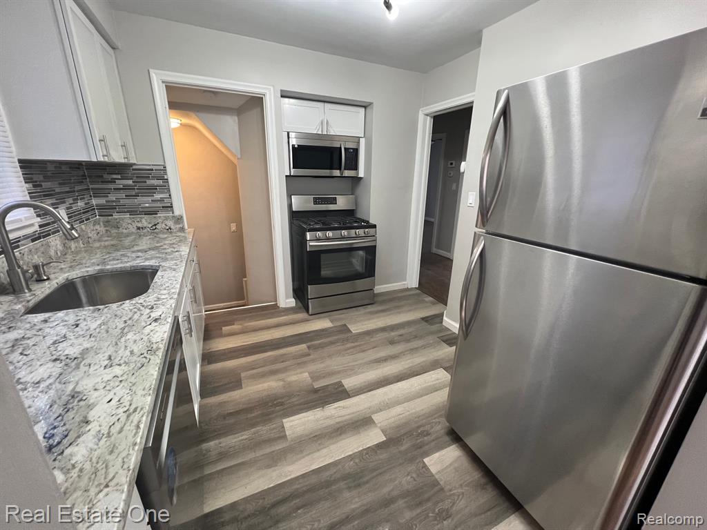 916 STEWART Avenue, Lincoln Park, MI 48146 — Photo 8