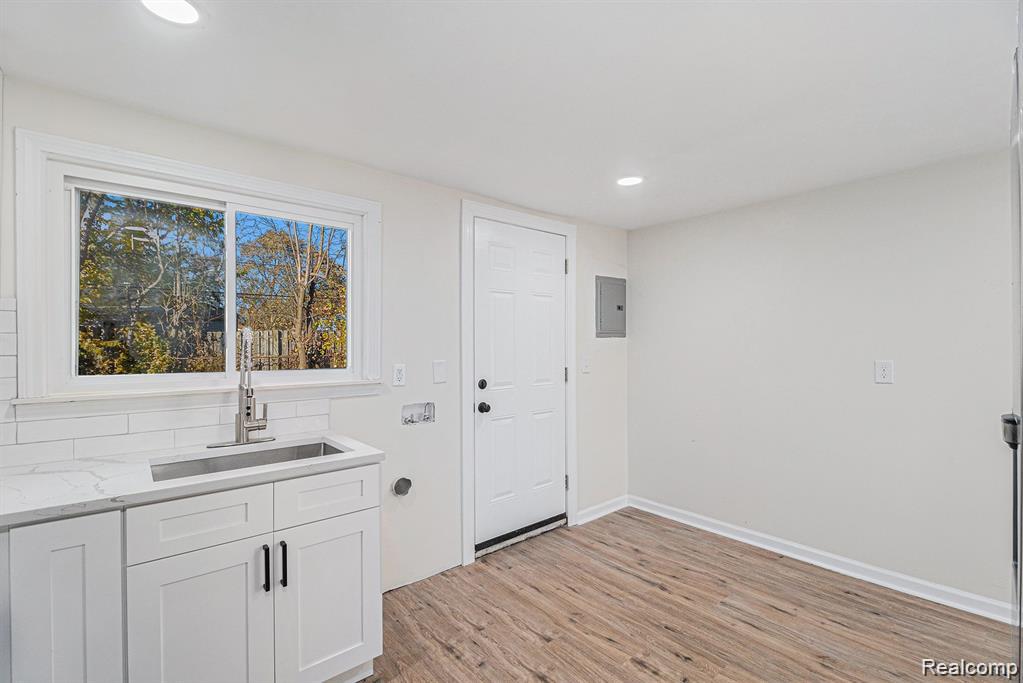 408 W Jarvis Avenue, Hazel Park, MI 48030 — Photo 10