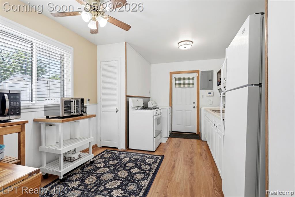 8032 Clippert Street, Taylor, MI 48180 — Photo 7