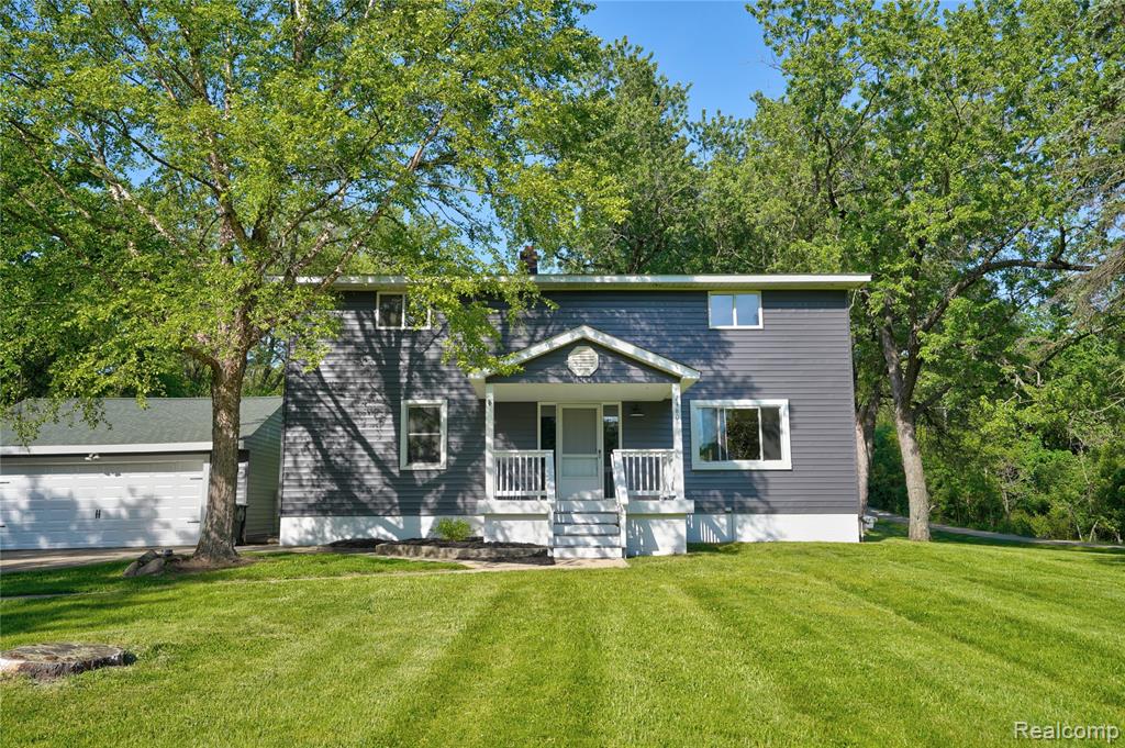 1460 W Silverbell Road, Lake Orion, MI — Photo 3