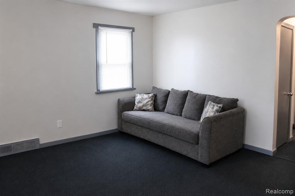 9337 Rutland Street, Detroit, MI 48228 — Photo 11