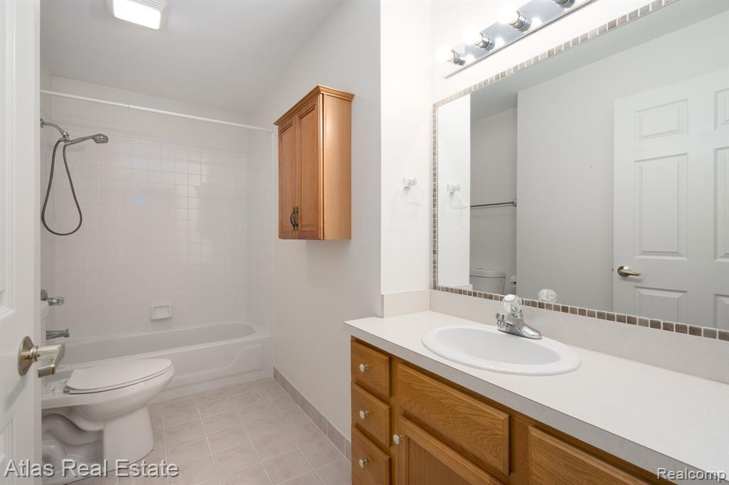 10200 Hawthorne Circle, Goodrich Vlg, MI — Photo 30
