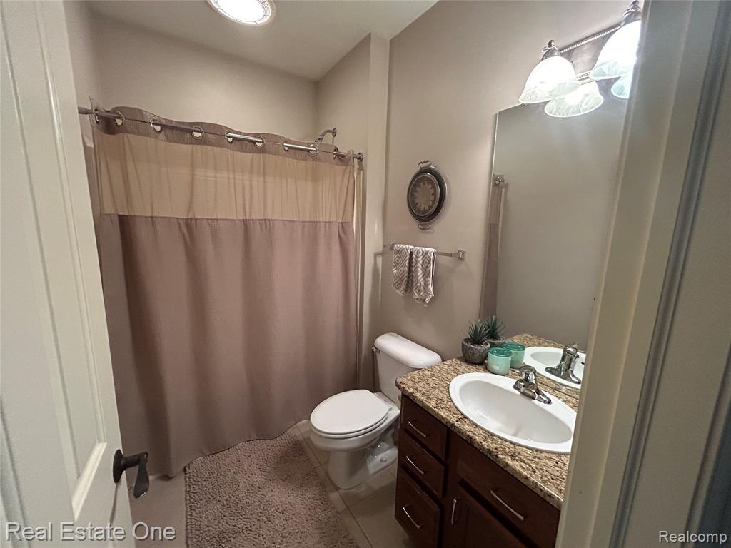 748 KNOLLS LANDING Drive, Milford, MI 48381 — Photo 35