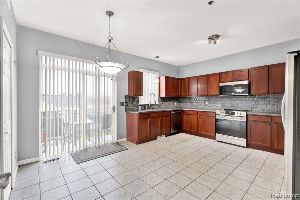 42849 Richmond Drive, Sterling Heights, MI 48313 — Photo 9