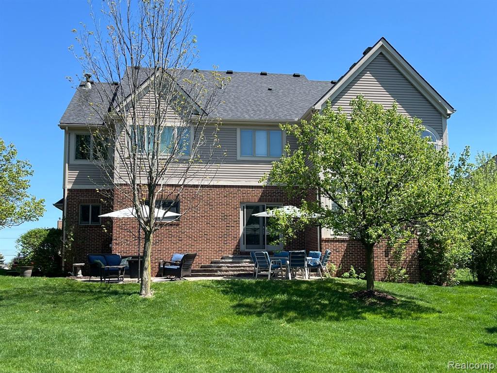 760 PEMBROKE, White Lake, MI — Photo 3