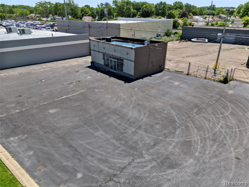 31805 Michigan S, Wayne, MI 48184