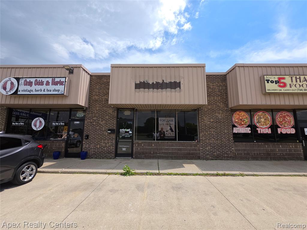 3387 Fort Street, Wyandotte, MI 48192