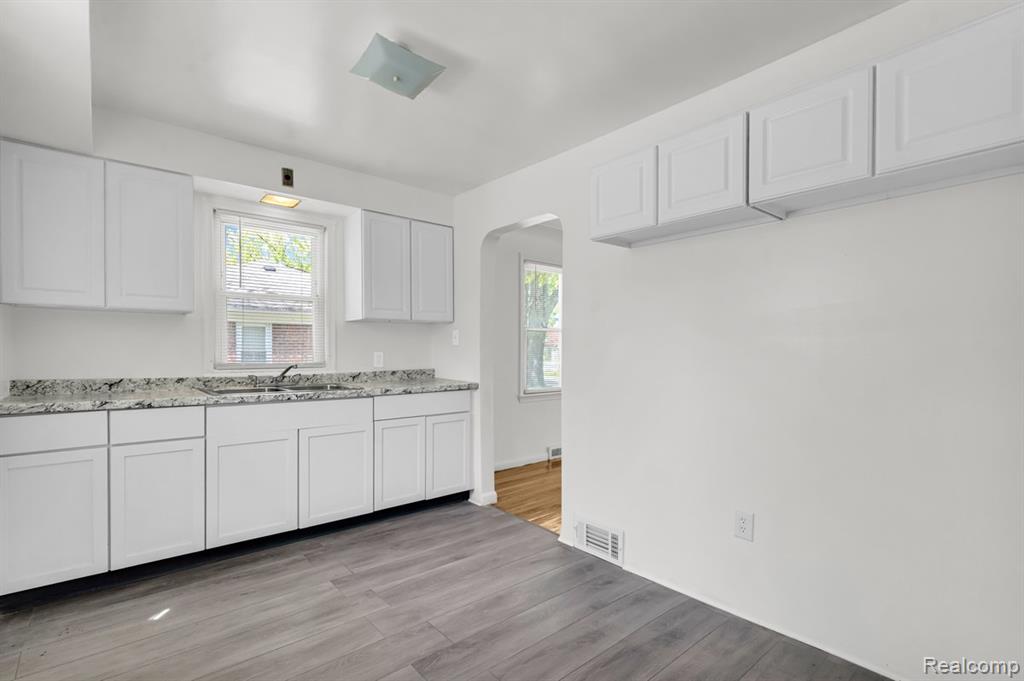 18792 Old Homestead Drive, Harper Woods, MI, 48225