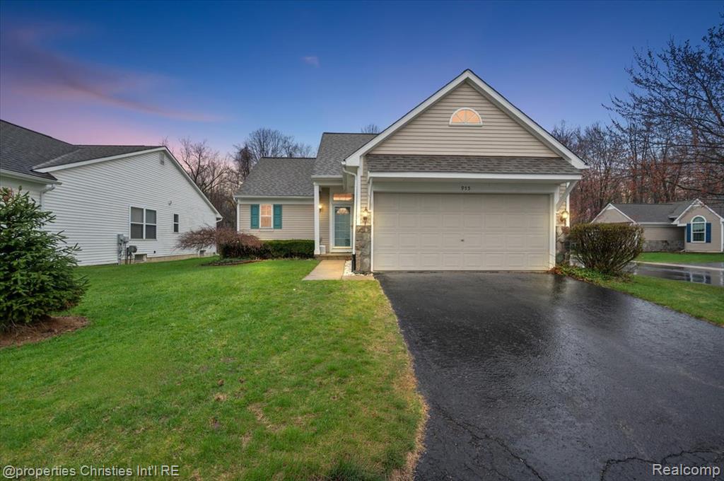 955 Rikki Ann, Wixom, MI 48393 — front exterior