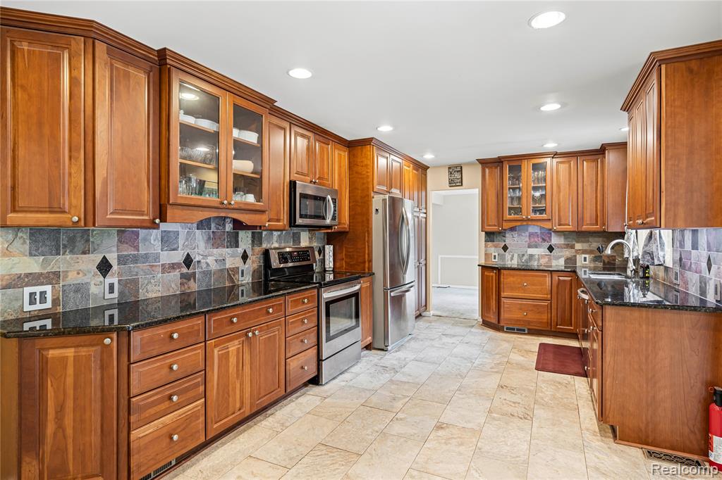 41846 Sutters Lane, Northville, MI 48168 — Photo 12