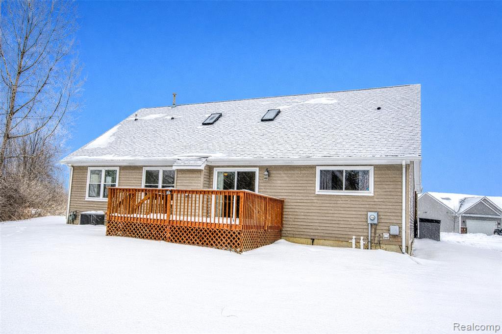 10237 Swan Lake Circle, Ypsilanti, MI 48197 — Photo 31
