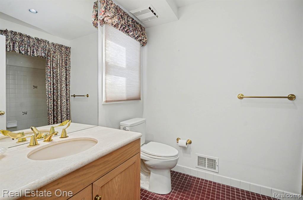 5840 Inkster Rd plus vacant lot Road, West Bloomfield, MI 48323 — Photo 36