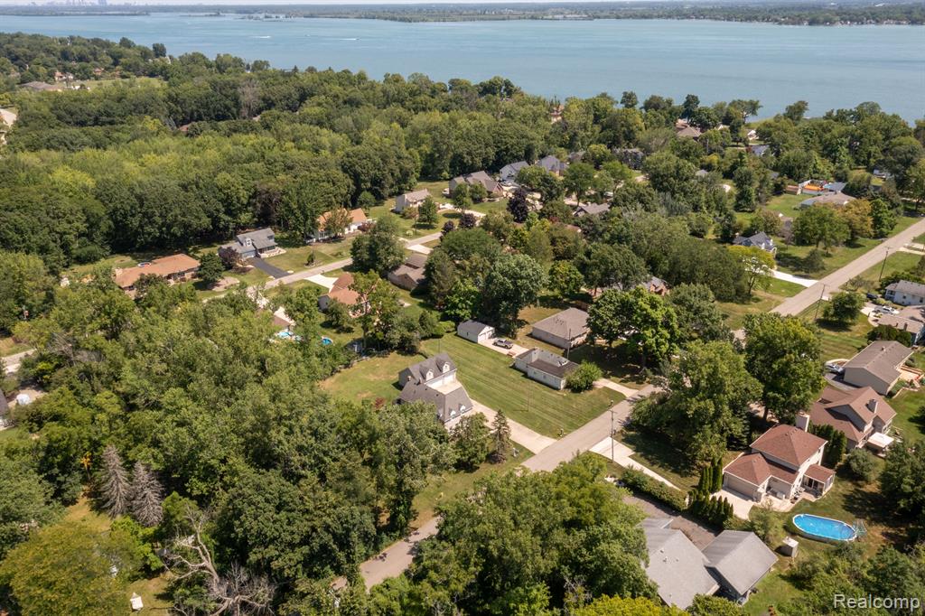 7950 ISLAND Boulevard, Grosse Ile, MI 48138 — Photo 50