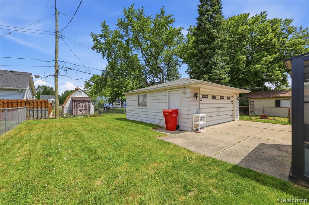 19029 Florian Street, Roseville, MI 48066 — Photo 33