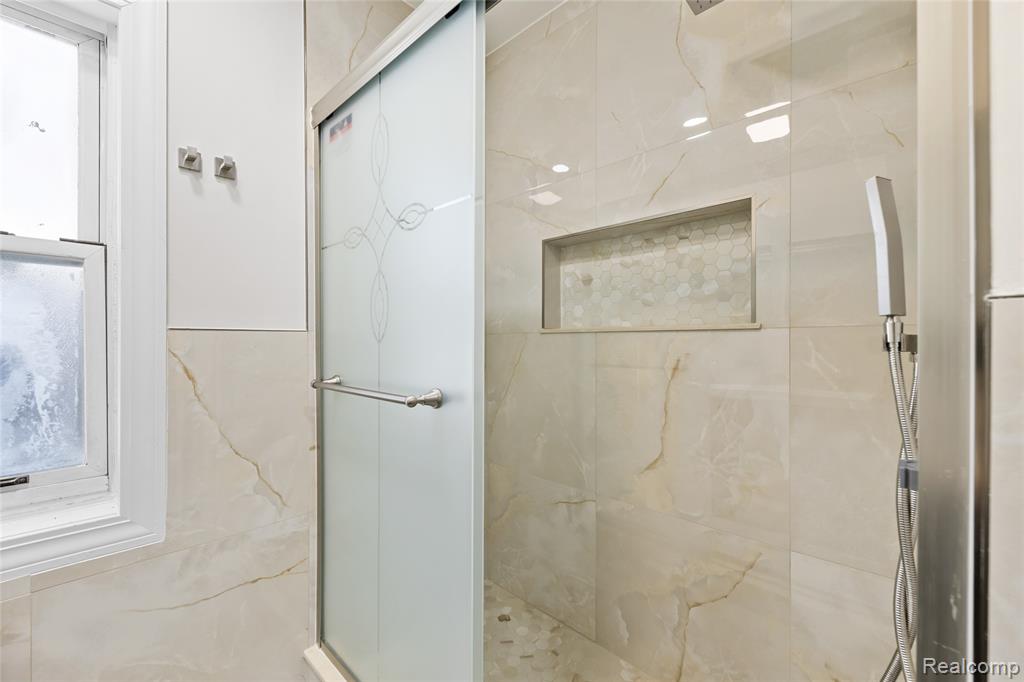 5401 Orchard Avenue, Dearborn, MI 48126 — Photo 19