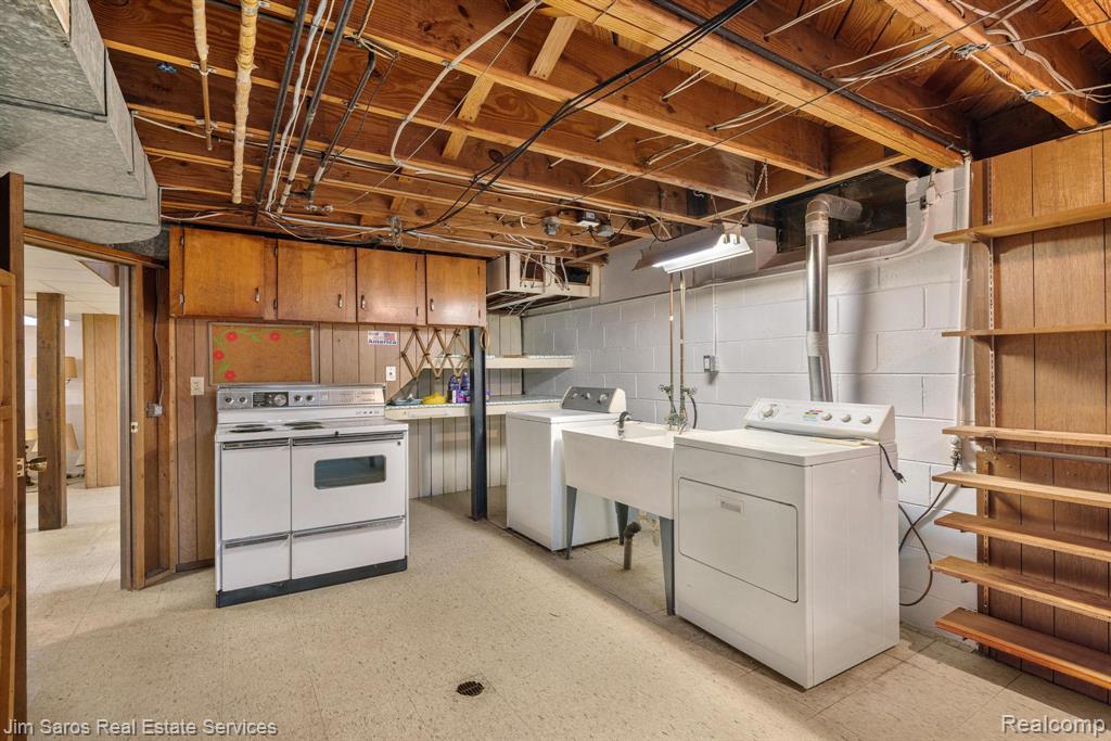 1210 Fairholme Road, Grosse Pointe Woods, MI 48236 — Photo 24