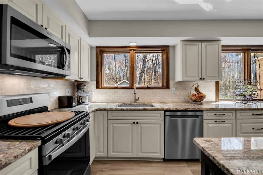 9447 Continental Drive, Taylor, MI 48180 — Photo 10