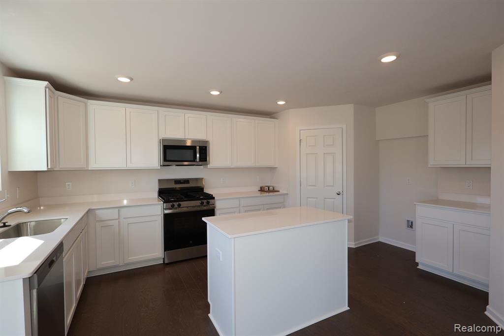 54790 Heron Circle, Chesterfield, MI 48047 — Photo 5