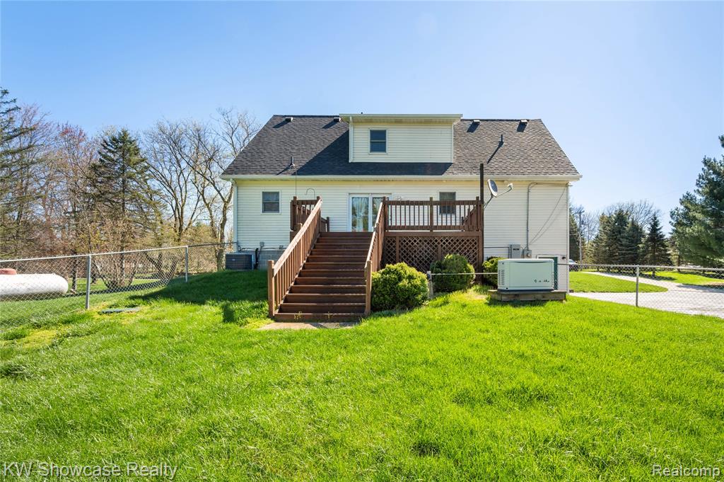 7362 Colby Lake Road, Laingsburg, MI 48848 — Photo 2