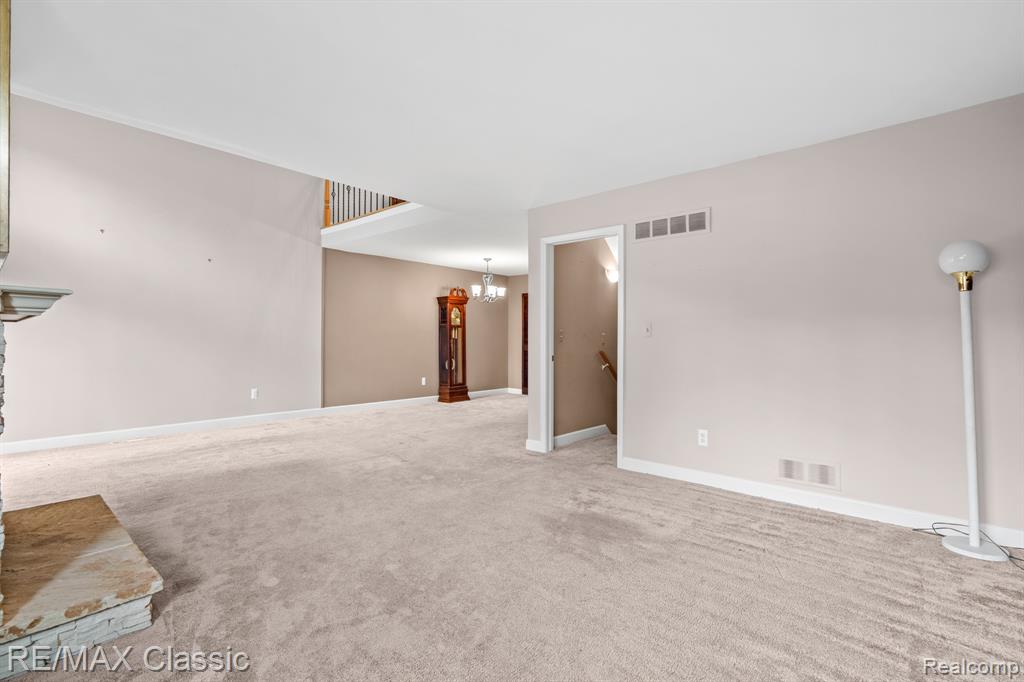 23127 Farmington Road, Farmington, MI 48336 — Photo 18