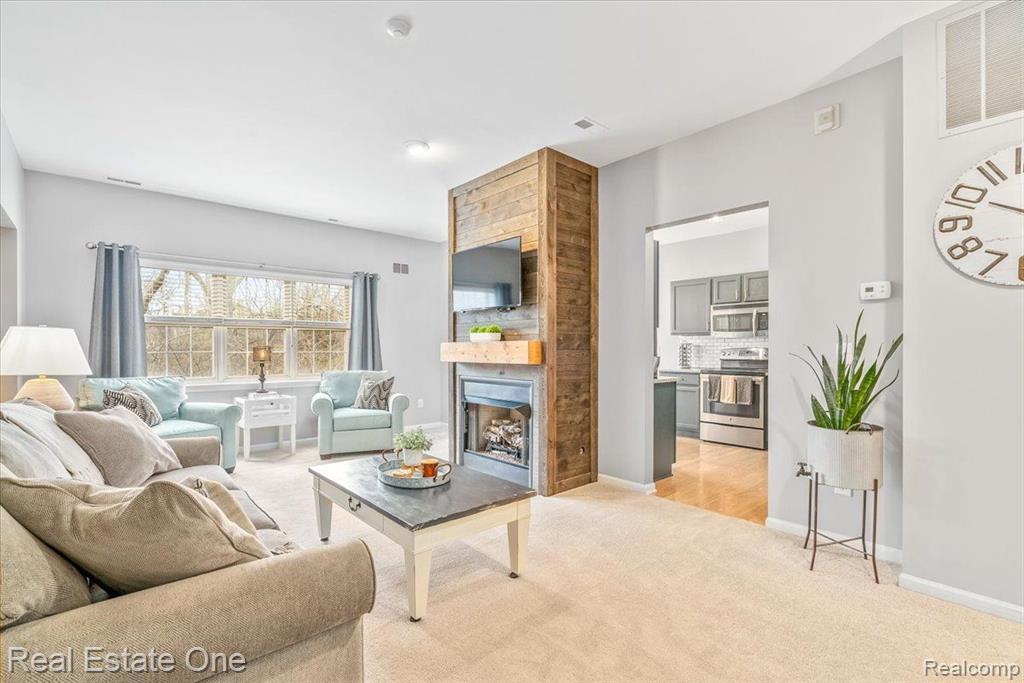 39492 ROCKCREST Lane, Northville, MI 48168 — Photo 14
