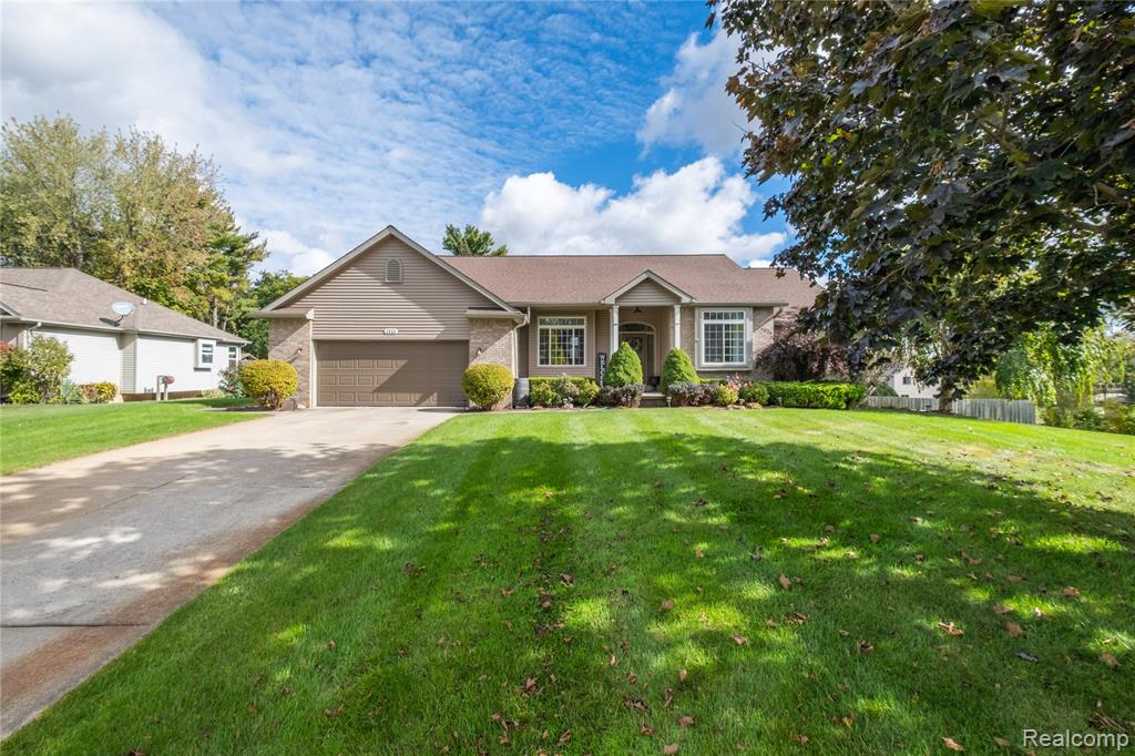 2410 Torrey Grove Court, Fenton, MI 48430 — Photo 2