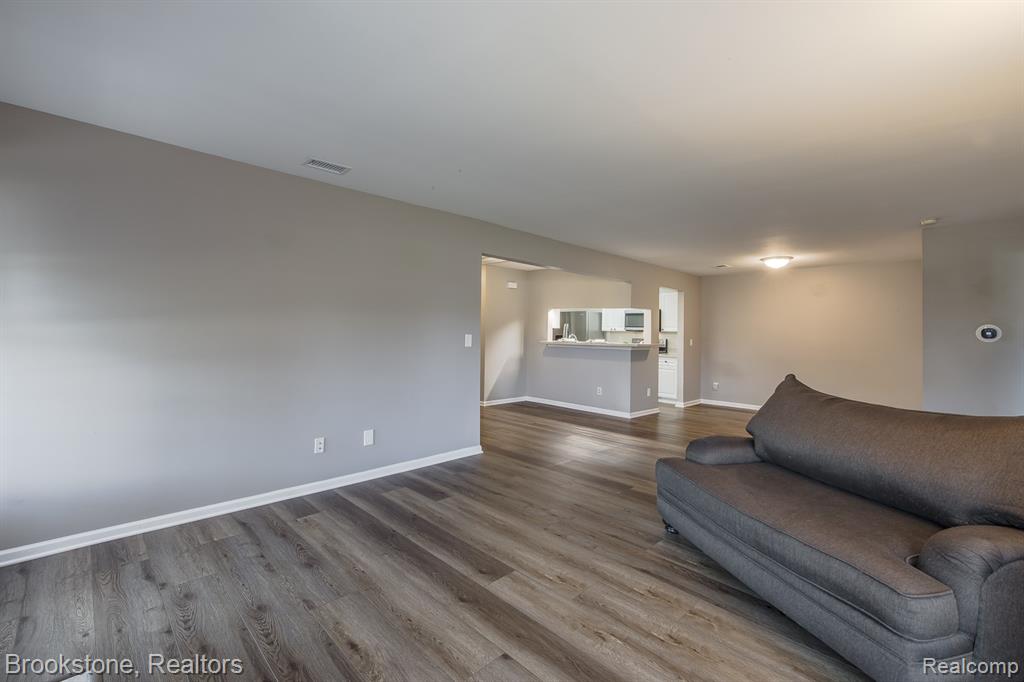5292 Brookemonte Circle, Rochester, MI 48306 — Photo 9