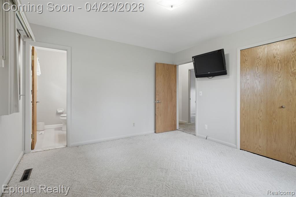 6236 McKenzie Drive, Flint, MI 48507 — Photo 15
