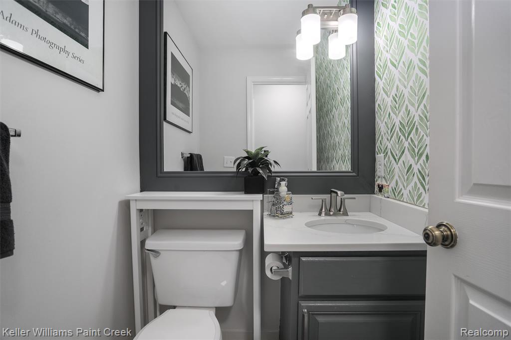 7617 Woodview Drive, 48, Waterford, MI 48327 — Photo 17