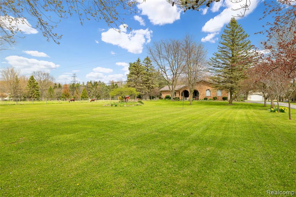 4425 Bethuy Road, Casco, MI 48064 — Photo 3