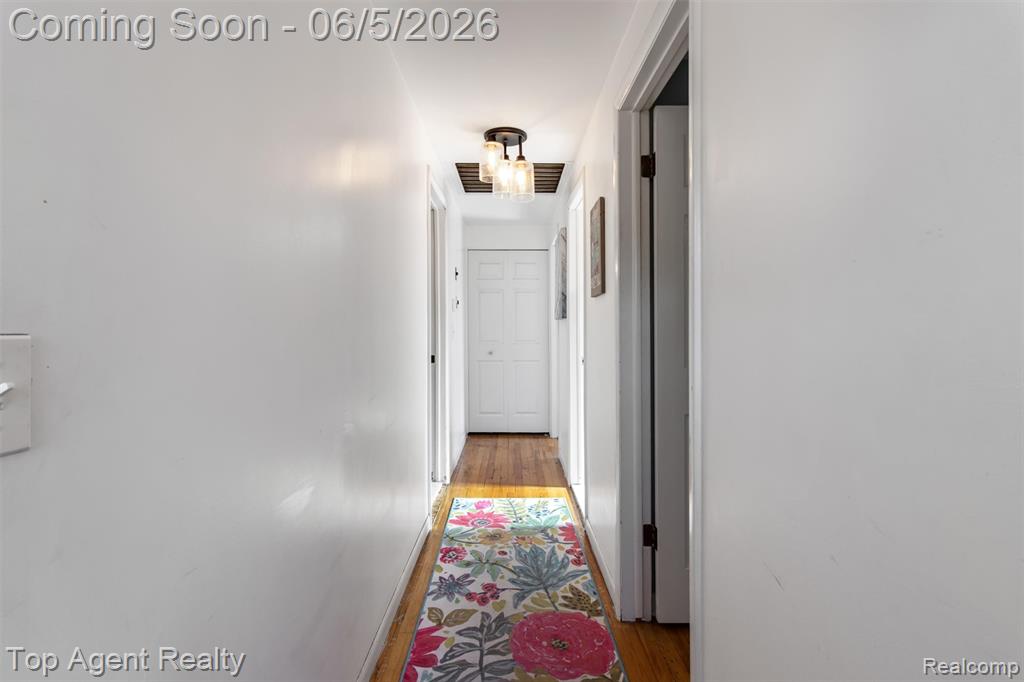 32341 Woody, Fraser, MI 48026 — Photo 17